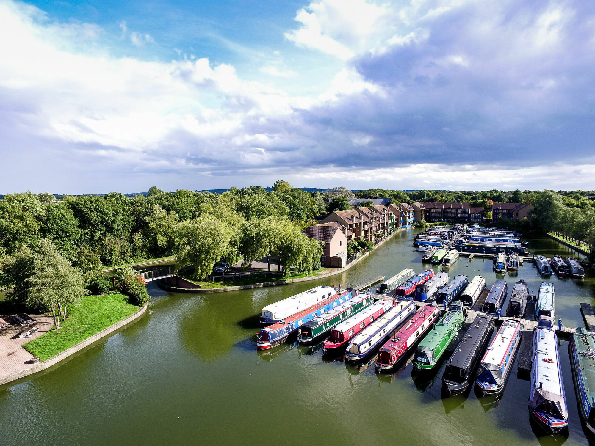 Peartree Hospedaje Waterside Milton Keynes Exterior foto