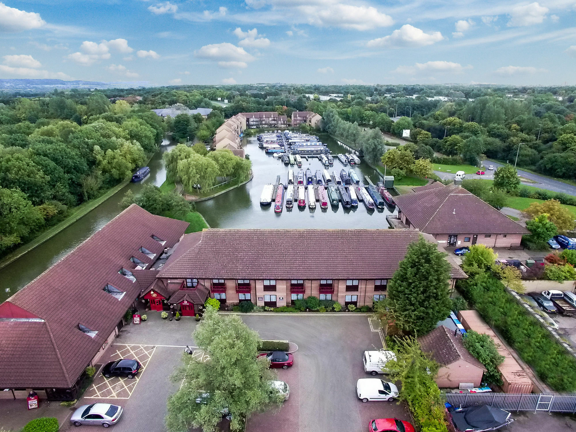 Peartree Hospedaje Waterside Milton Keynes Exterior foto